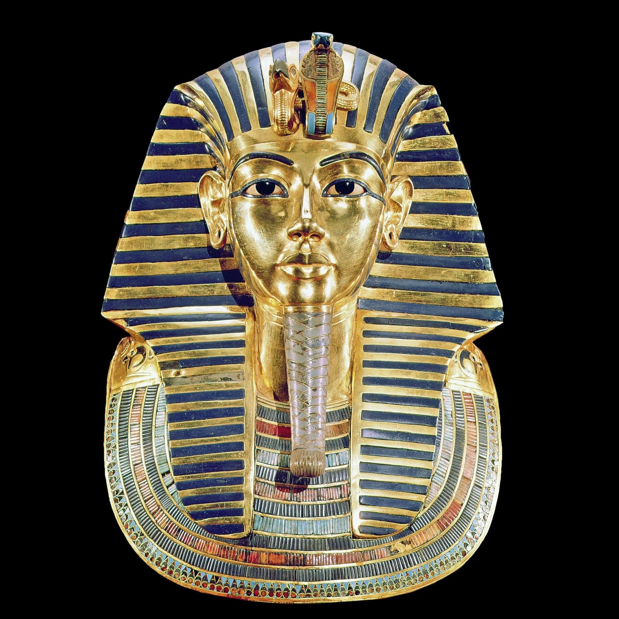 picture of Tutankhamuns golden mask